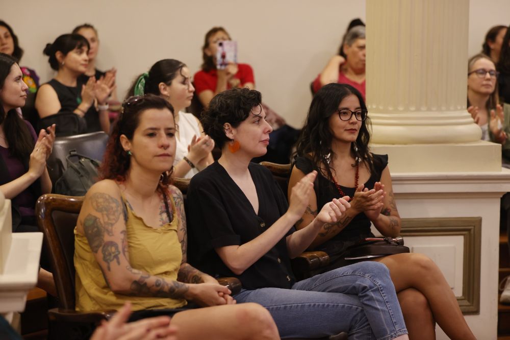 La actividad reunió a integrantes de la comunidad de distintos estamentos y unidadesen el Salón de Honor.